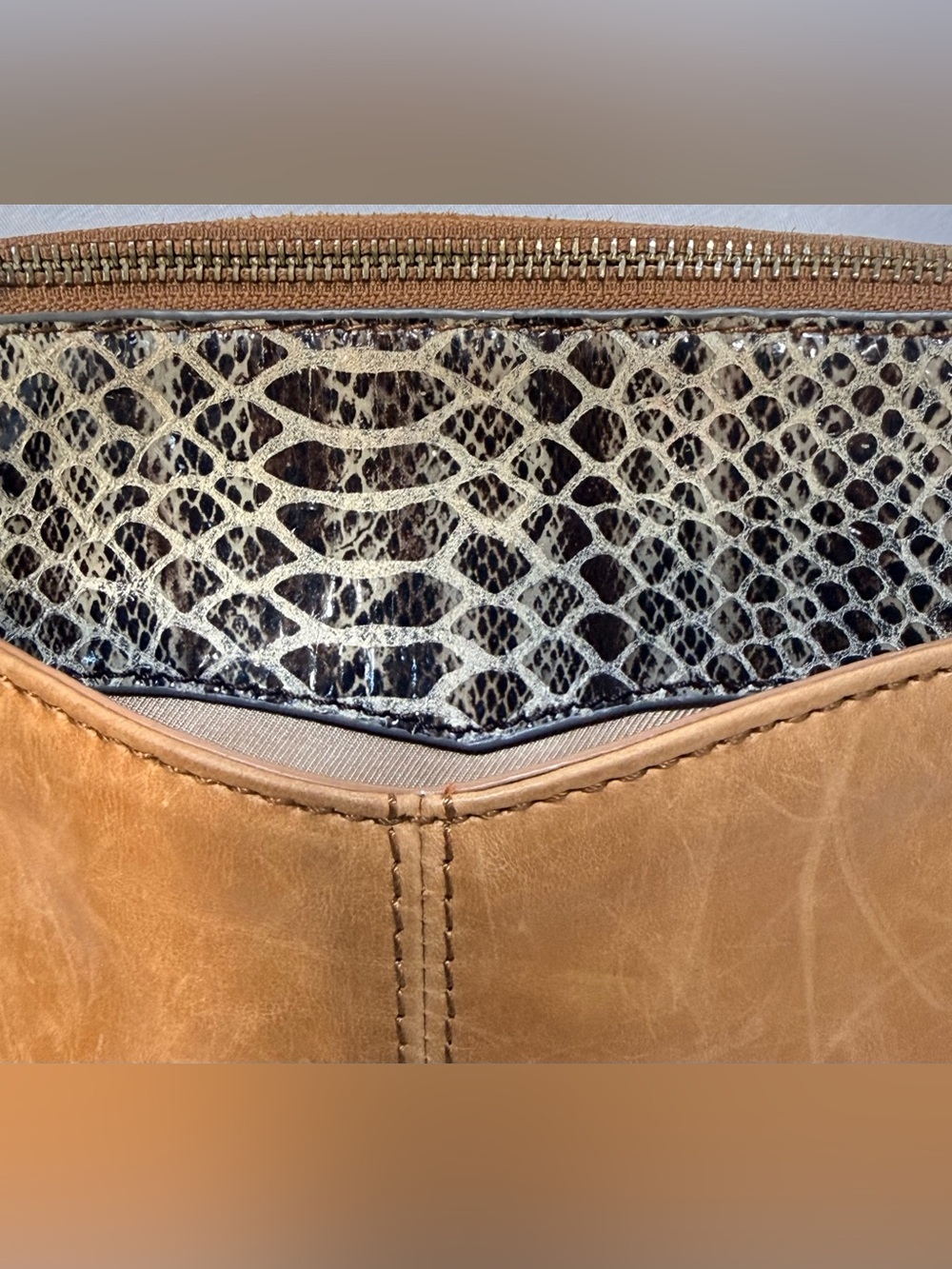 The Sak Sanibel Tan Leather Snakeskin Crossbody Bag Pockets - Picture 7 of 11